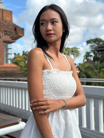 Why some jewelry looks better after being worn and some looks worse