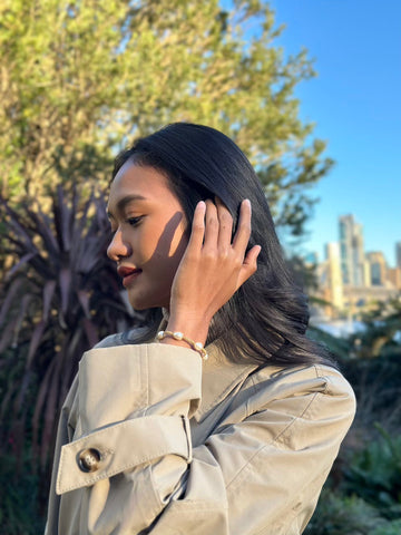 Minimal but Meaningful Why More Women Are Choosing Gemstone Bracelets for Daily Style