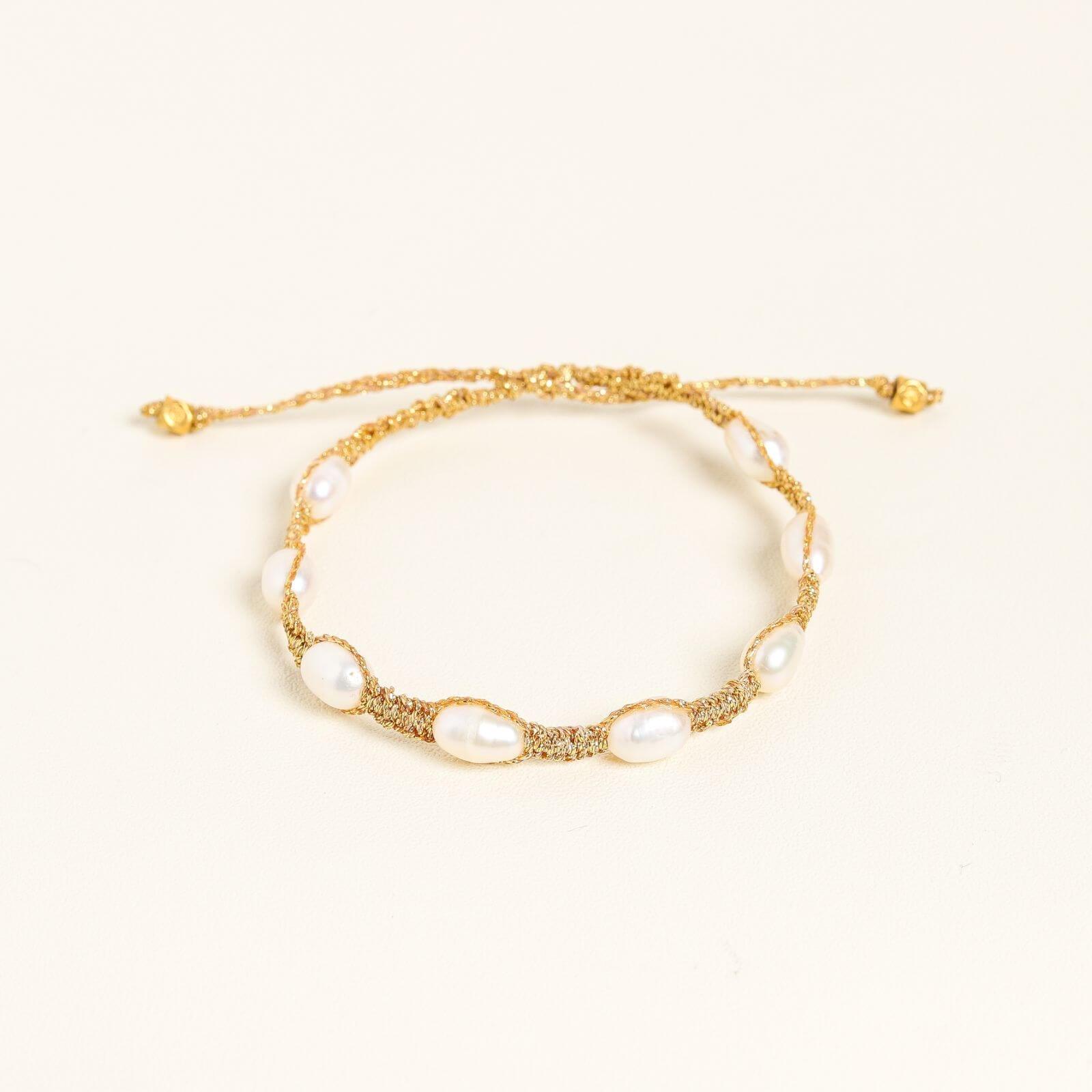 Goldy Luster Pearl Bracelet - praijing