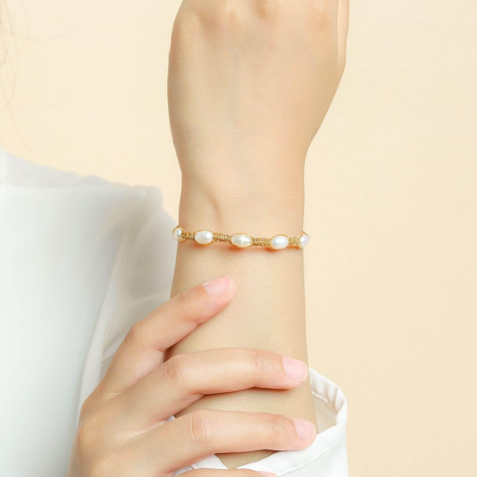 Goldy Luster Pearl Bracelet - praijing