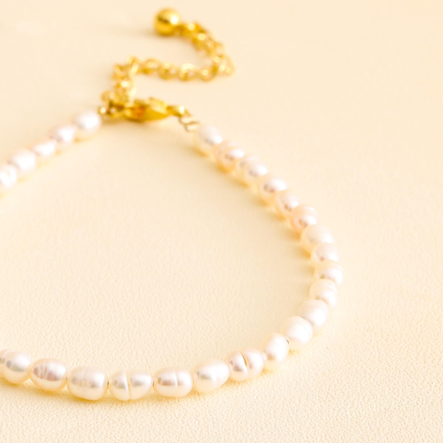 Bohemian Pearl White Bracelet