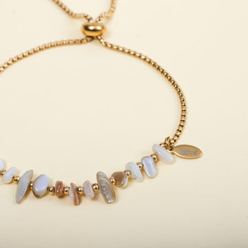 Vivian White Shell Bracelet